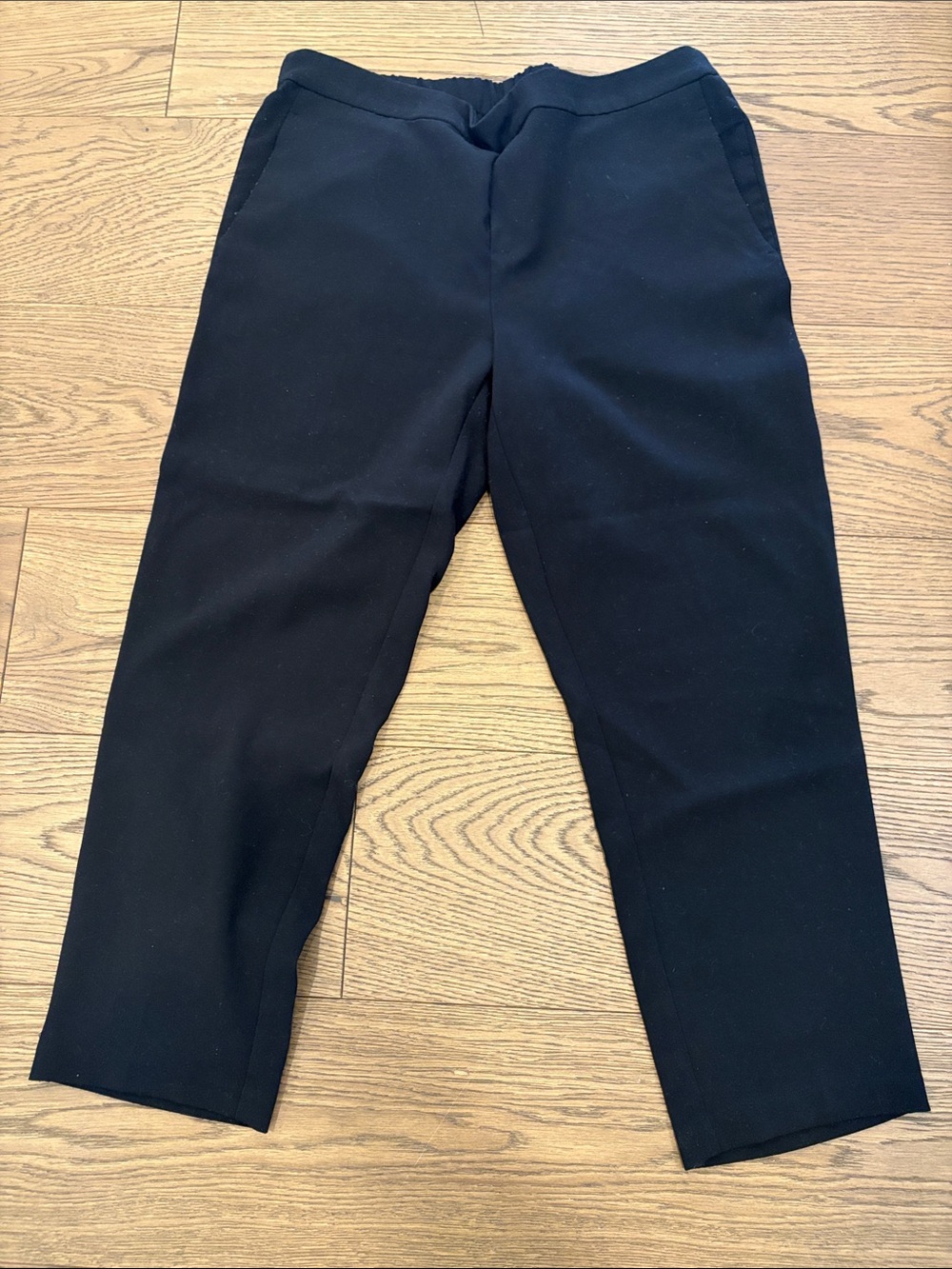 Old Navy Black Straight Leg Women's Pants. Stretchy fabric